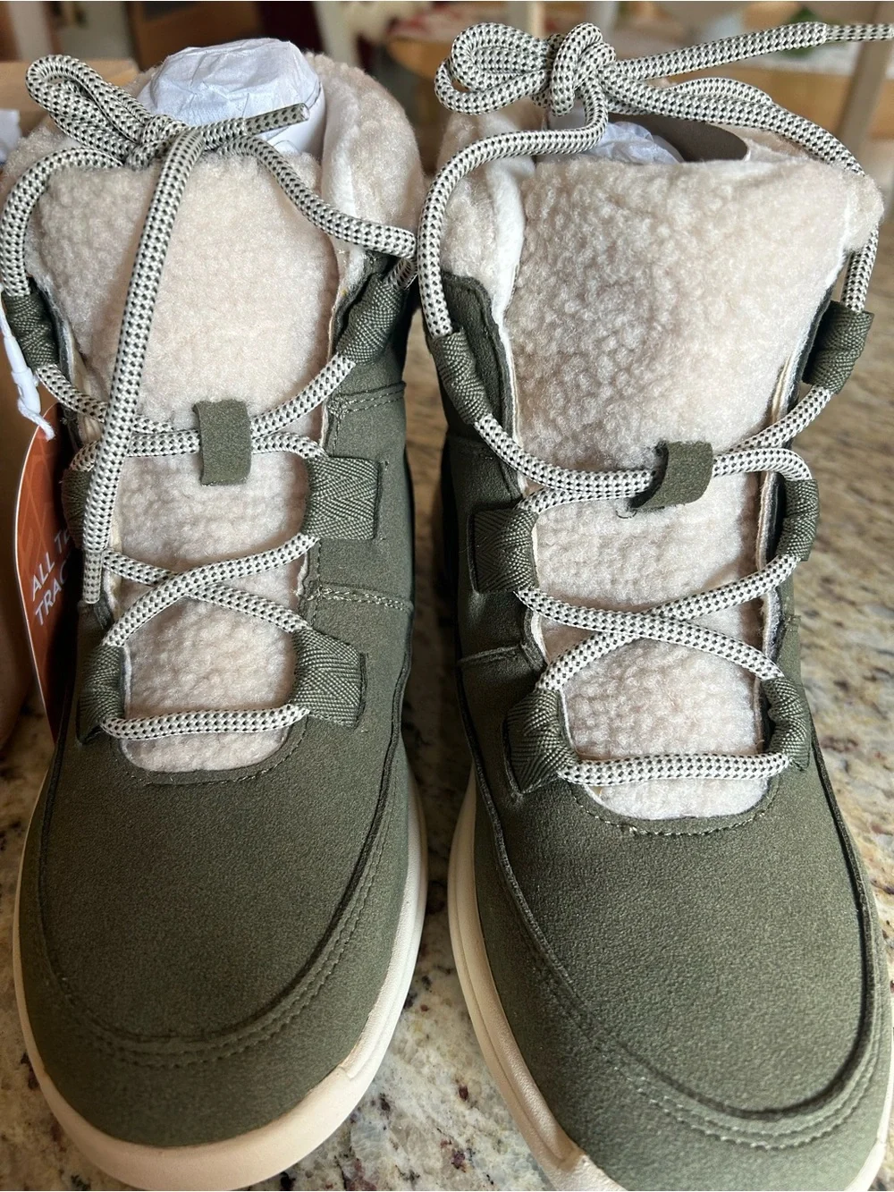 JBU “Freeze” winter lace up ankle boots. NIB. Size 6.5M Olive green faux fur